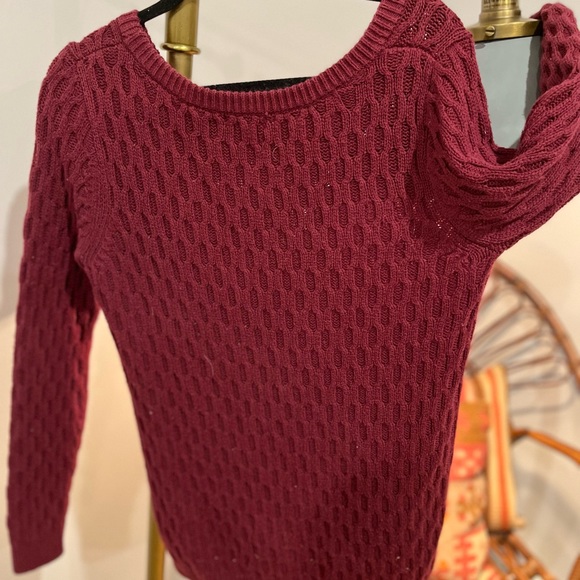 Old Navy Sweater - Picture 2 of 2